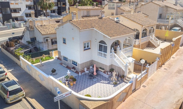 Villa - Wiederverkauf - Orihuela - Los Altos