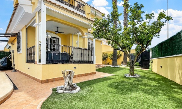 Villa - Wiederverkauf - Orihuela - Los Dolses