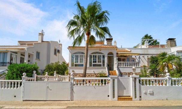 Villa - Wiederverkauf - Orihuela - Los Dolses