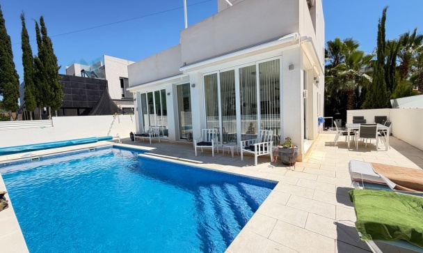 Villa - Wiederverkauf - Orihuela - Mil Palmeras