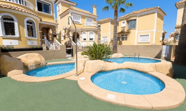 Villa - Wiederverkauf - Orihuela - Orihuela Costa
