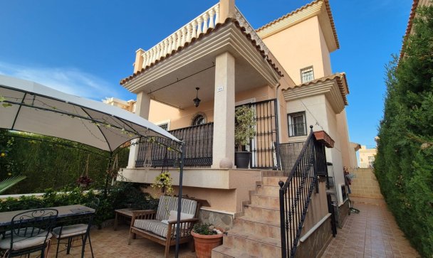 Villa - Wiederverkauf - Orihuela - Orihuela Costa