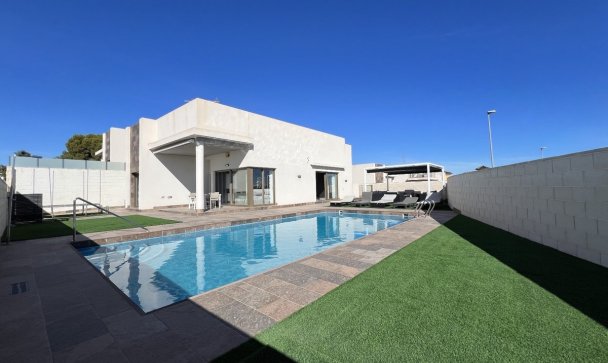 Villa - Wiederverkauf - Orihuela - Orihuela Costa