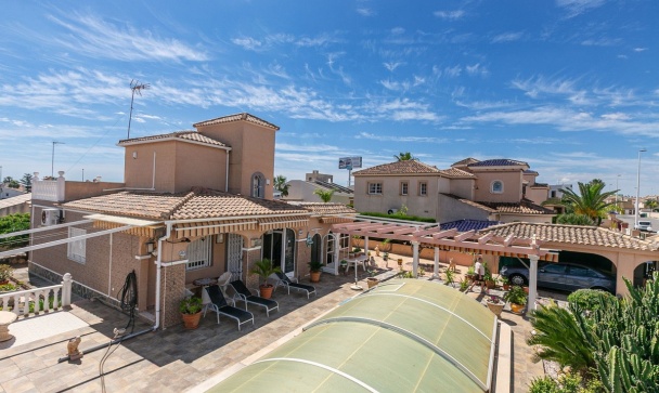 Villa - Wiederverkauf - Orihuela - Orihuela Costa