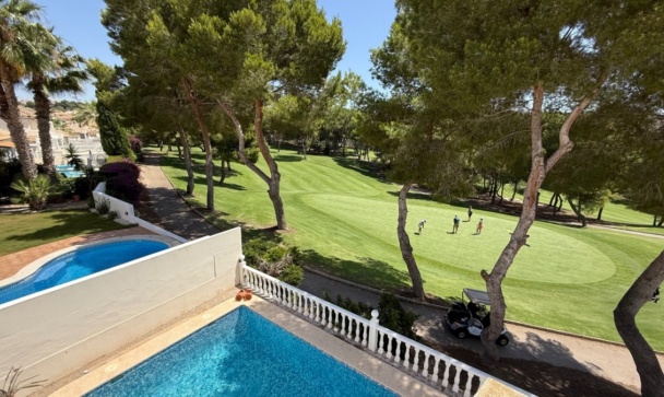 Villa - Wiederverkauf - Orihuela - Orihuela Costa
