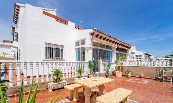 Villa - Wiederverkauf - Orihuela - Punta Prima