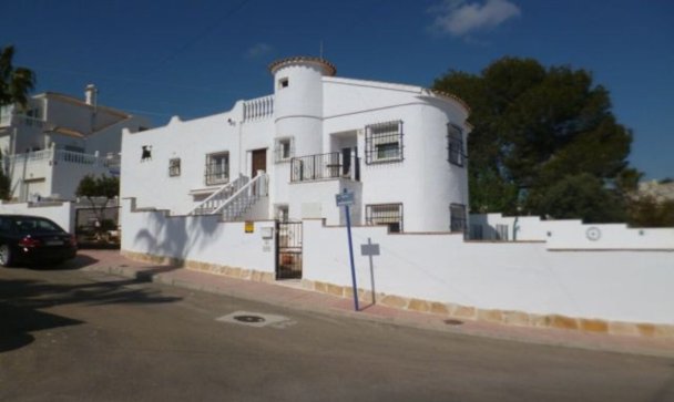 Villa - Wiederverkauf - Orihuela - Villamartin