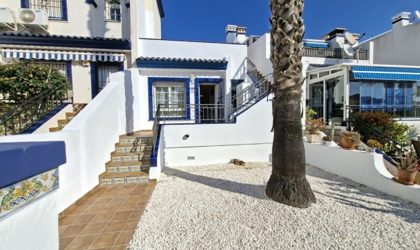 Villa - Wiederverkauf - Orihuela - Villamartin