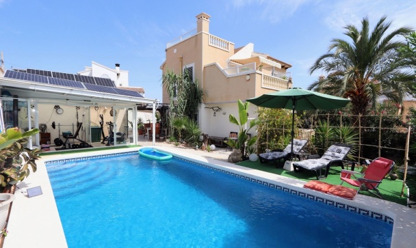 Villa - Wiederverkauf - Orihuela - Villamartin