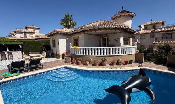 Villa - Wiederverkauf - Orihuela - Villamartin