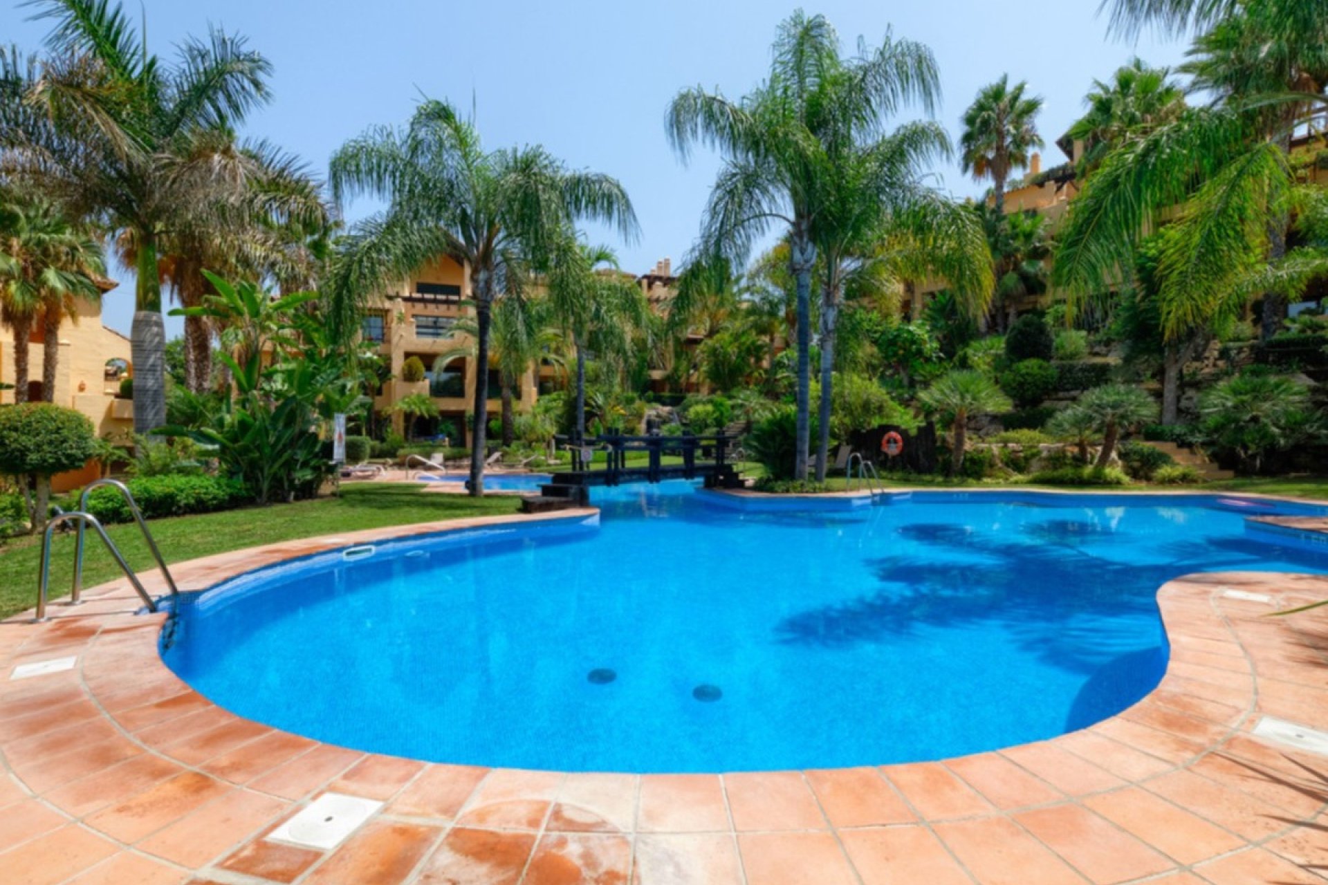 Wiederverkauf - apartment - Estepona - Atalaya