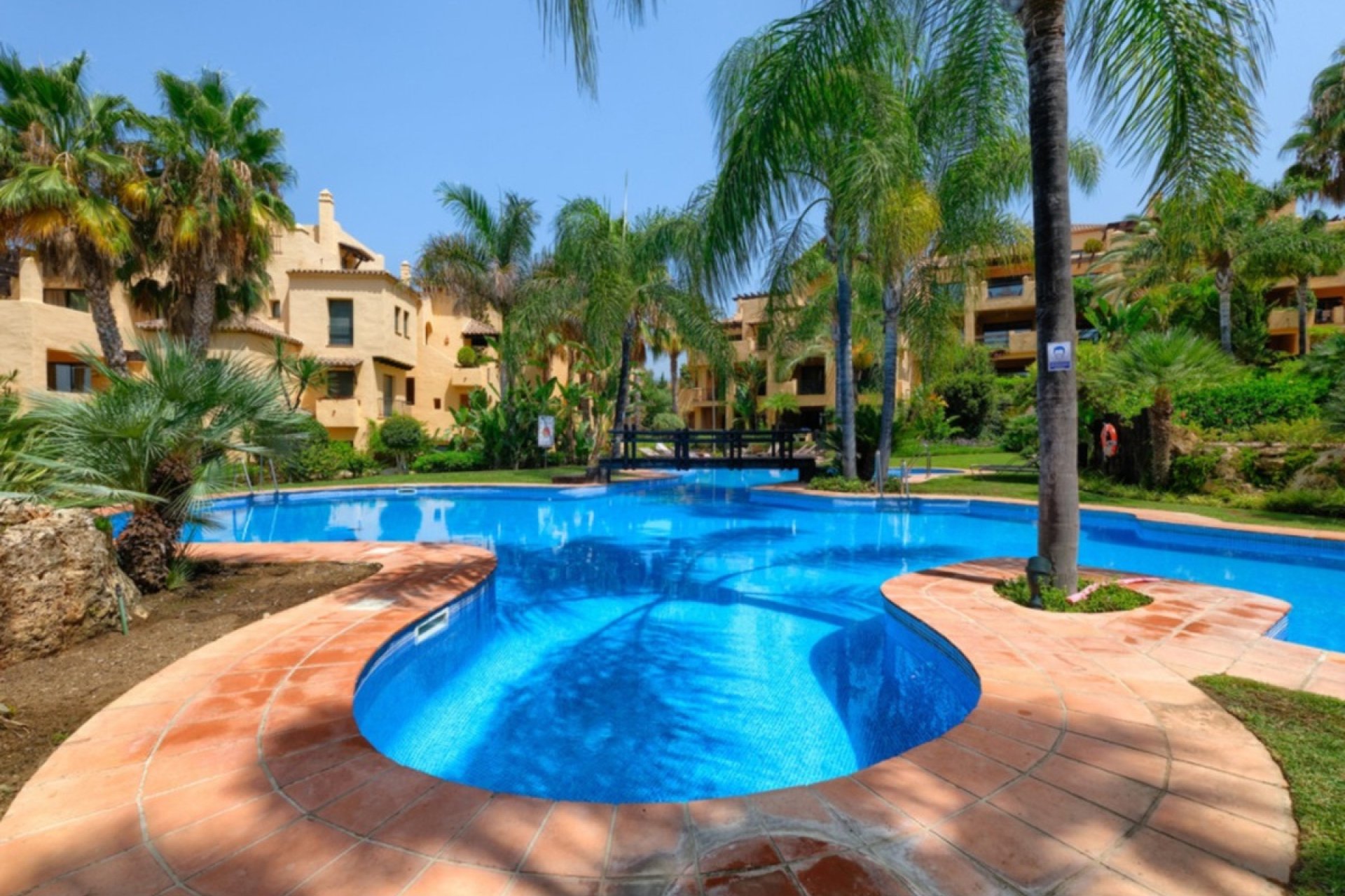 Wiederverkauf - apartment - Estepona - Atalaya