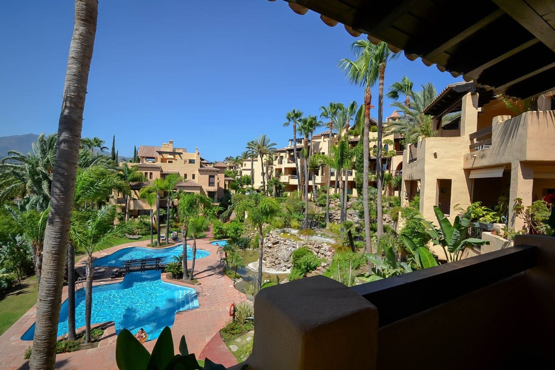 Wiederverkauf - apartment - Estepona - Atalaya