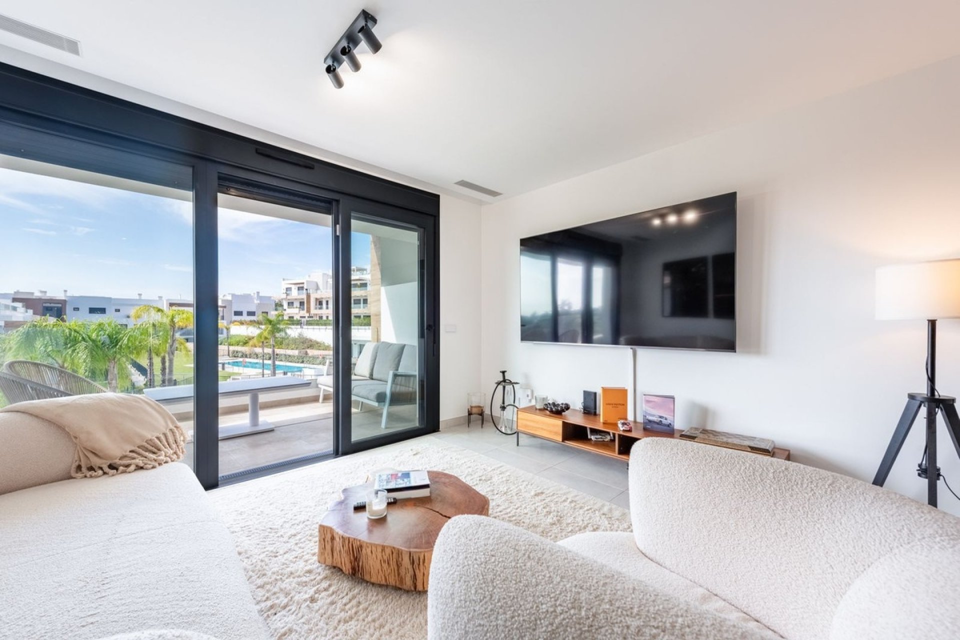 Wiederverkauf - apartment - Estepona - Atalaya