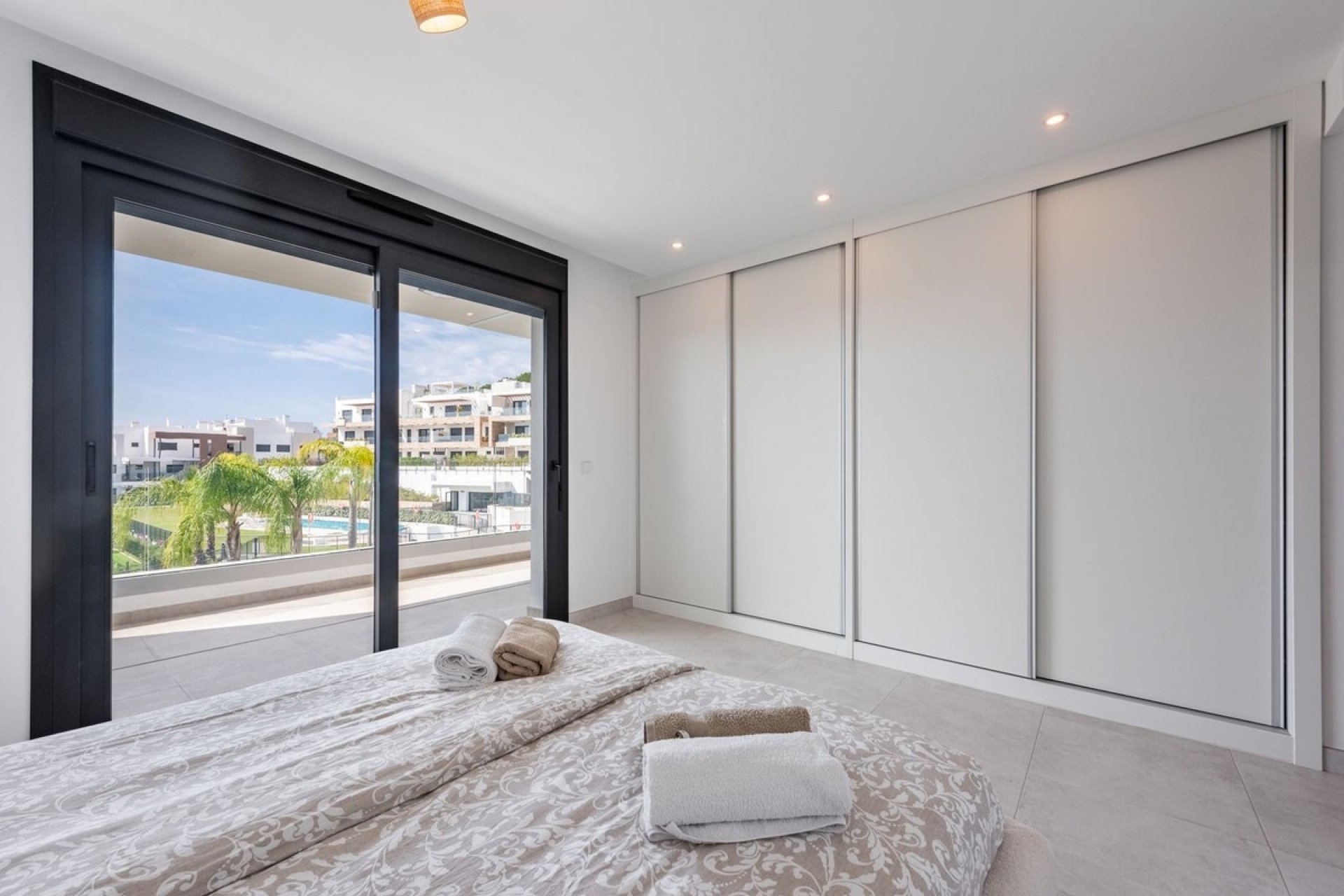 Wiederverkauf - apartment - Estepona - Atalaya
