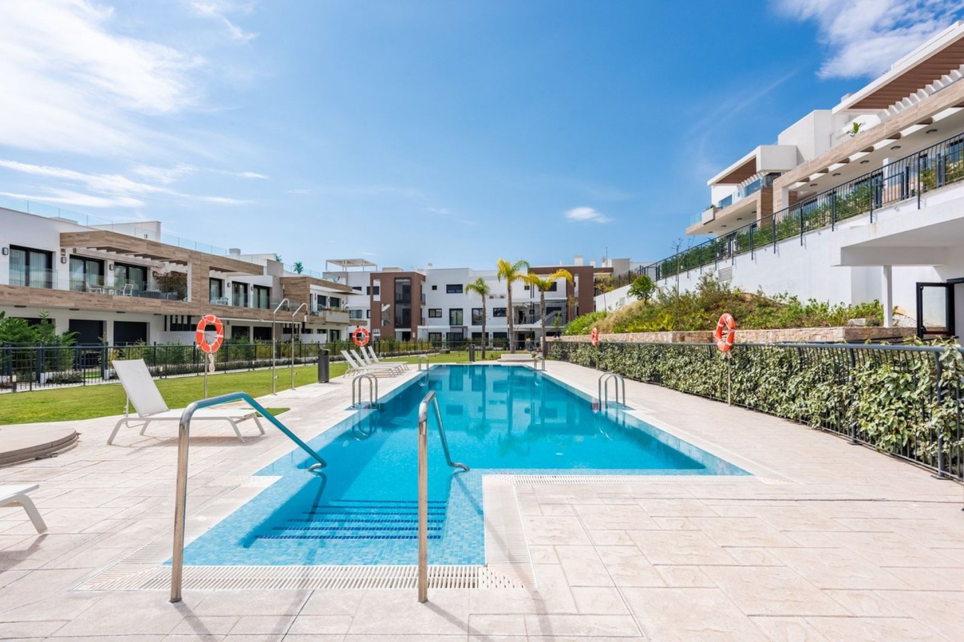 Wiederverkauf - apartment - Estepona - Atalaya