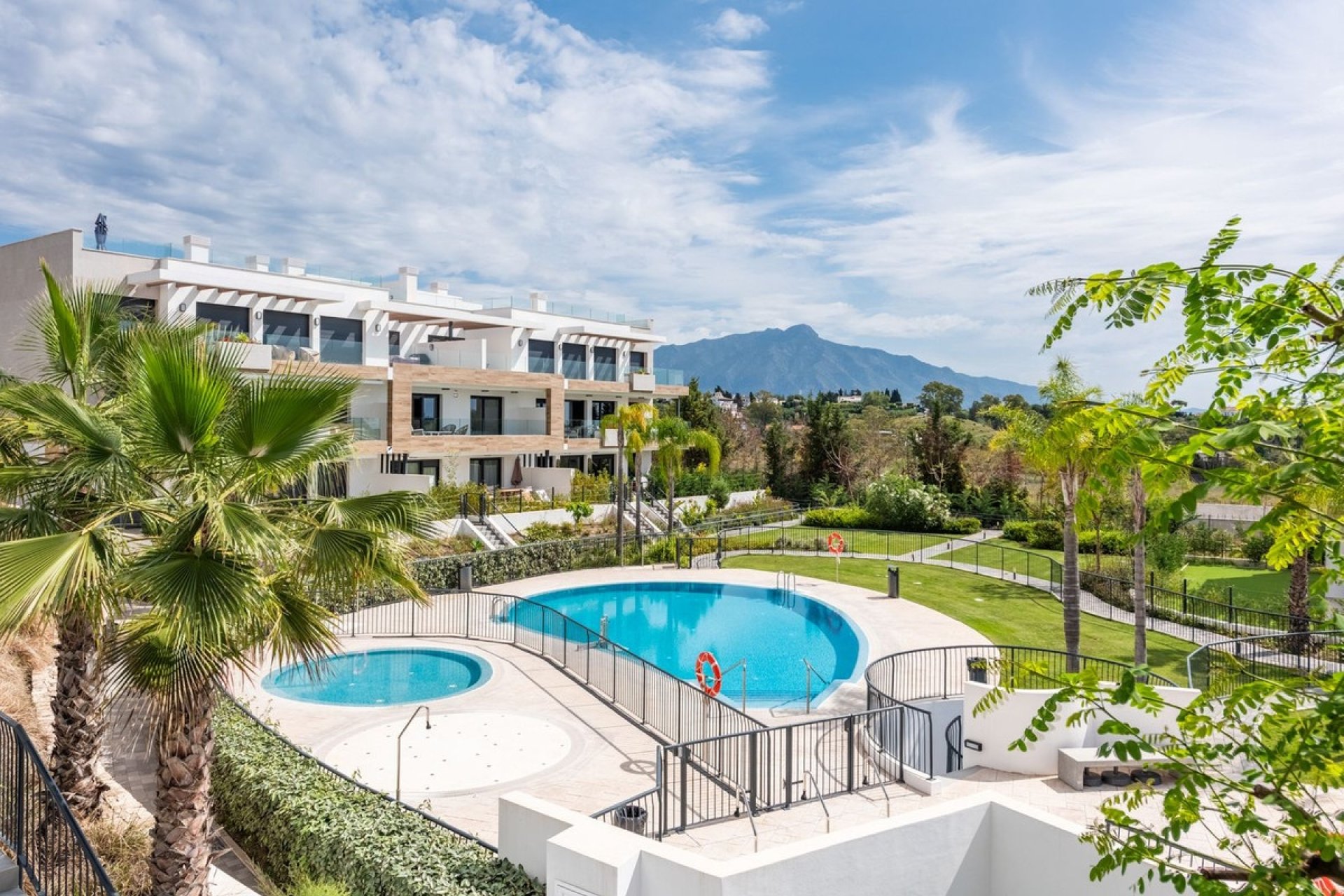 Wiederverkauf - apartment - Estepona - Atalaya