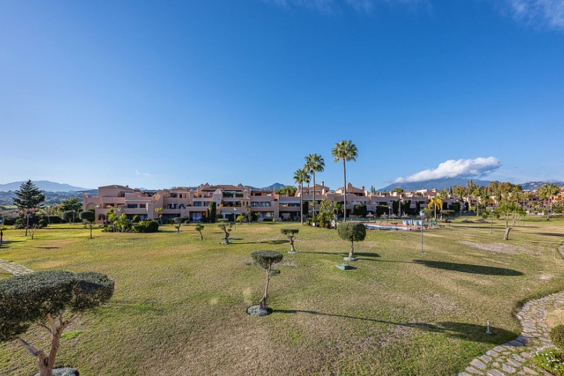 Wiederverkauf - apartment - Estepona - Atalaya
