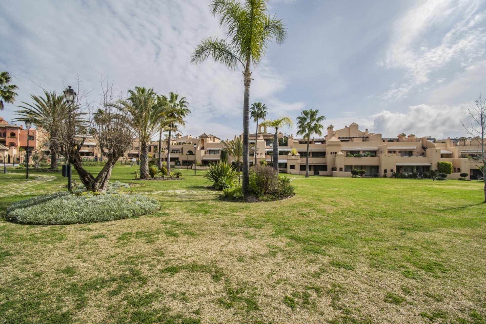 Wiederverkauf - apartment - Estepona - Atalaya