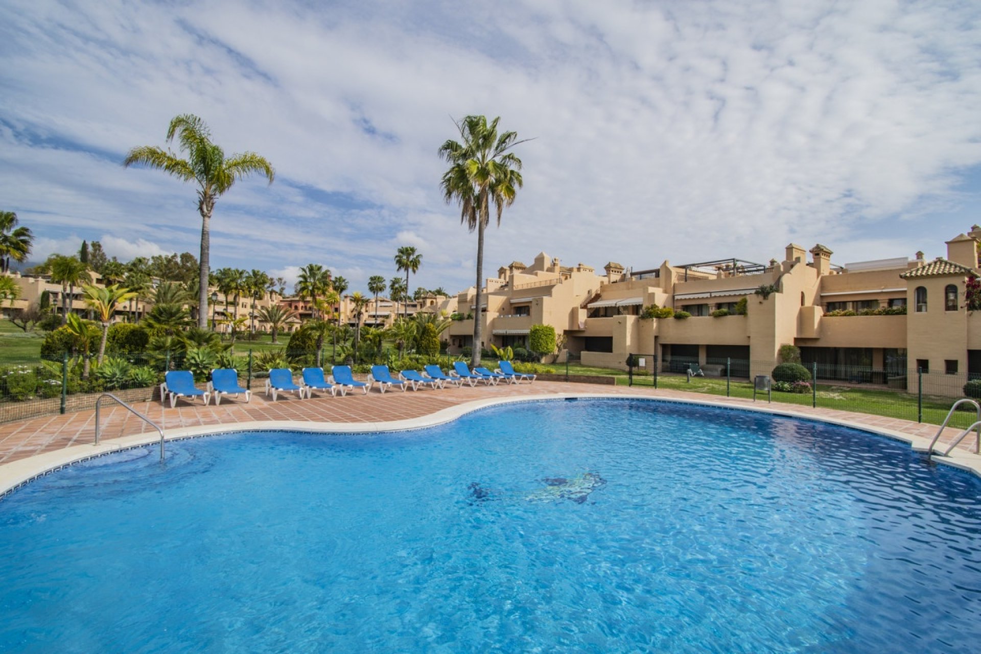 Wiederverkauf - apartment - Estepona - Atalaya