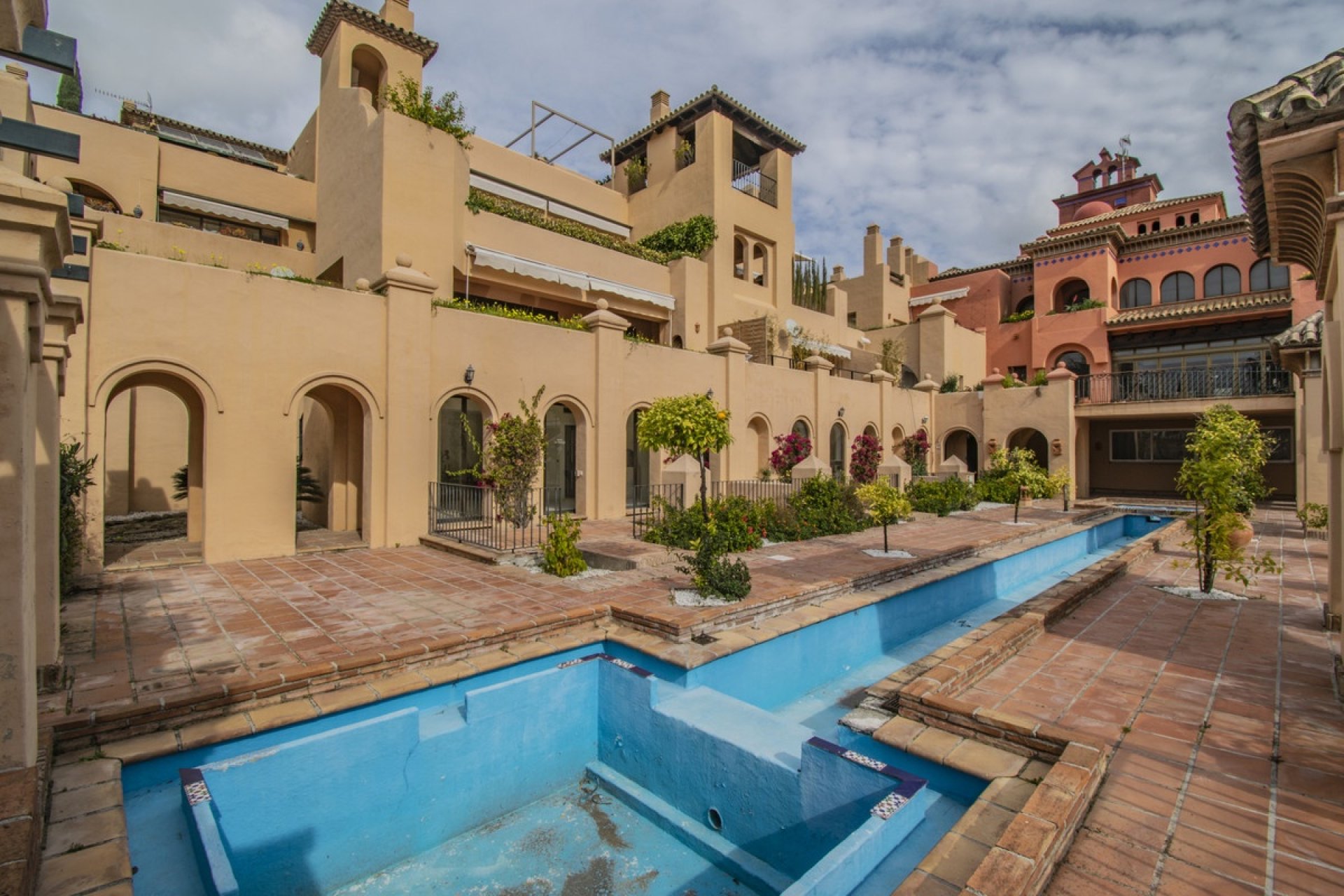 Wiederverkauf - apartment - Estepona - Atalaya