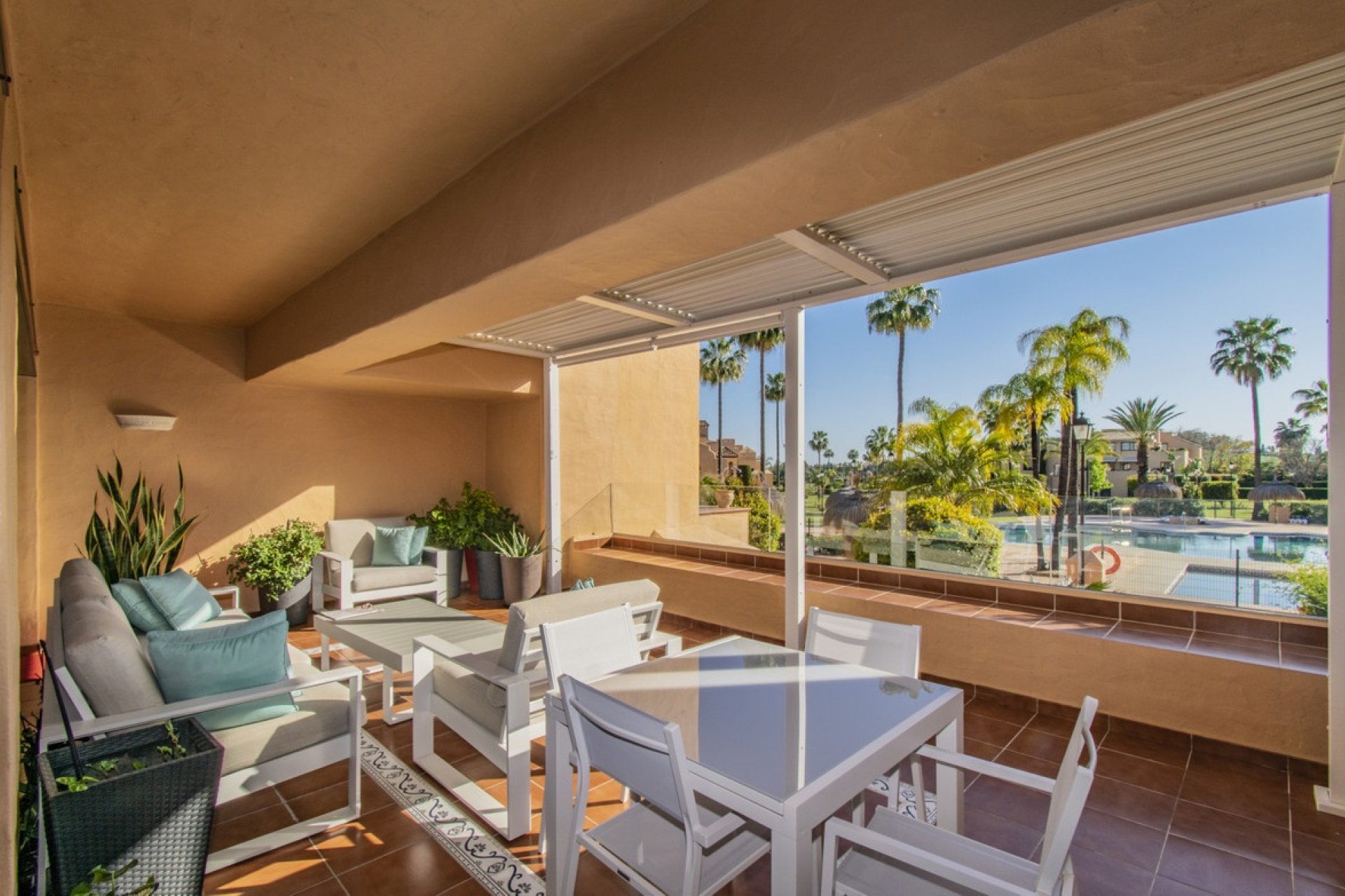 Wiederverkauf - apartment - Estepona - Atalaya