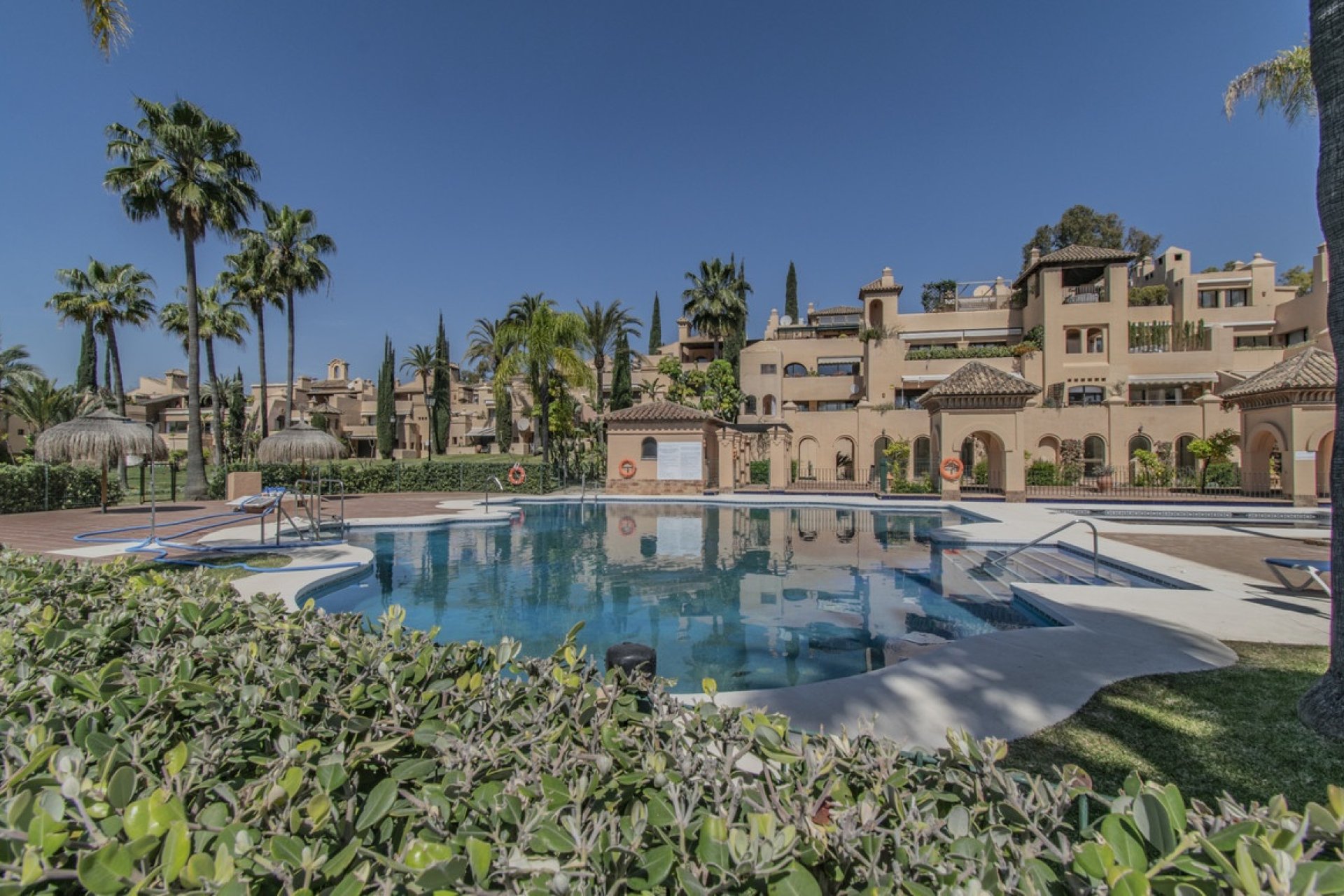 Wiederverkauf - apartment - Estepona - Atalaya