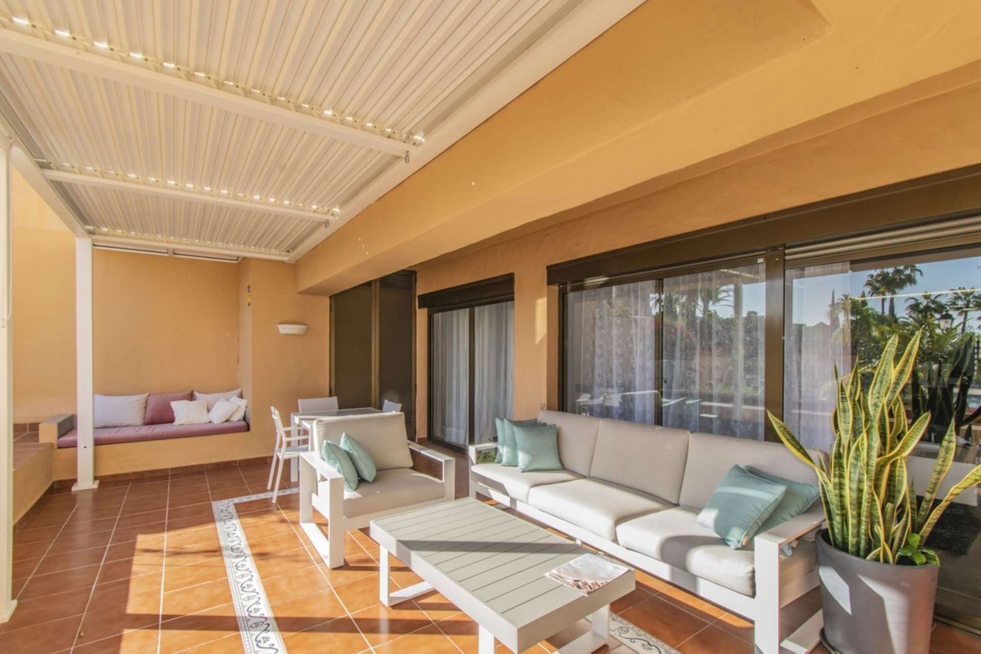 Wiederverkauf - apartment - Estepona - Atalaya