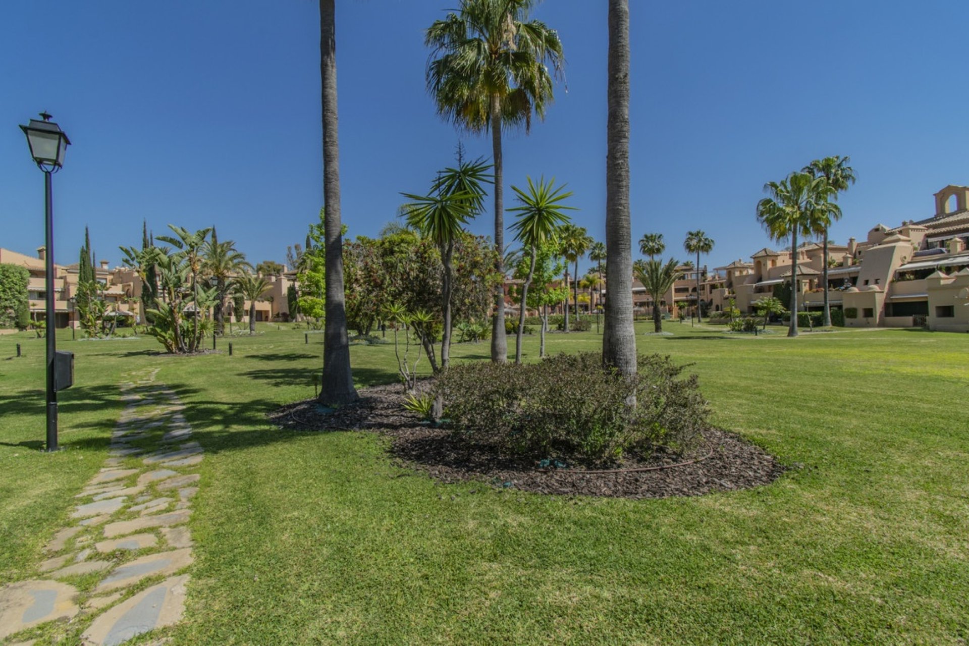 Wiederverkauf - apartment - Estepona - Atalaya