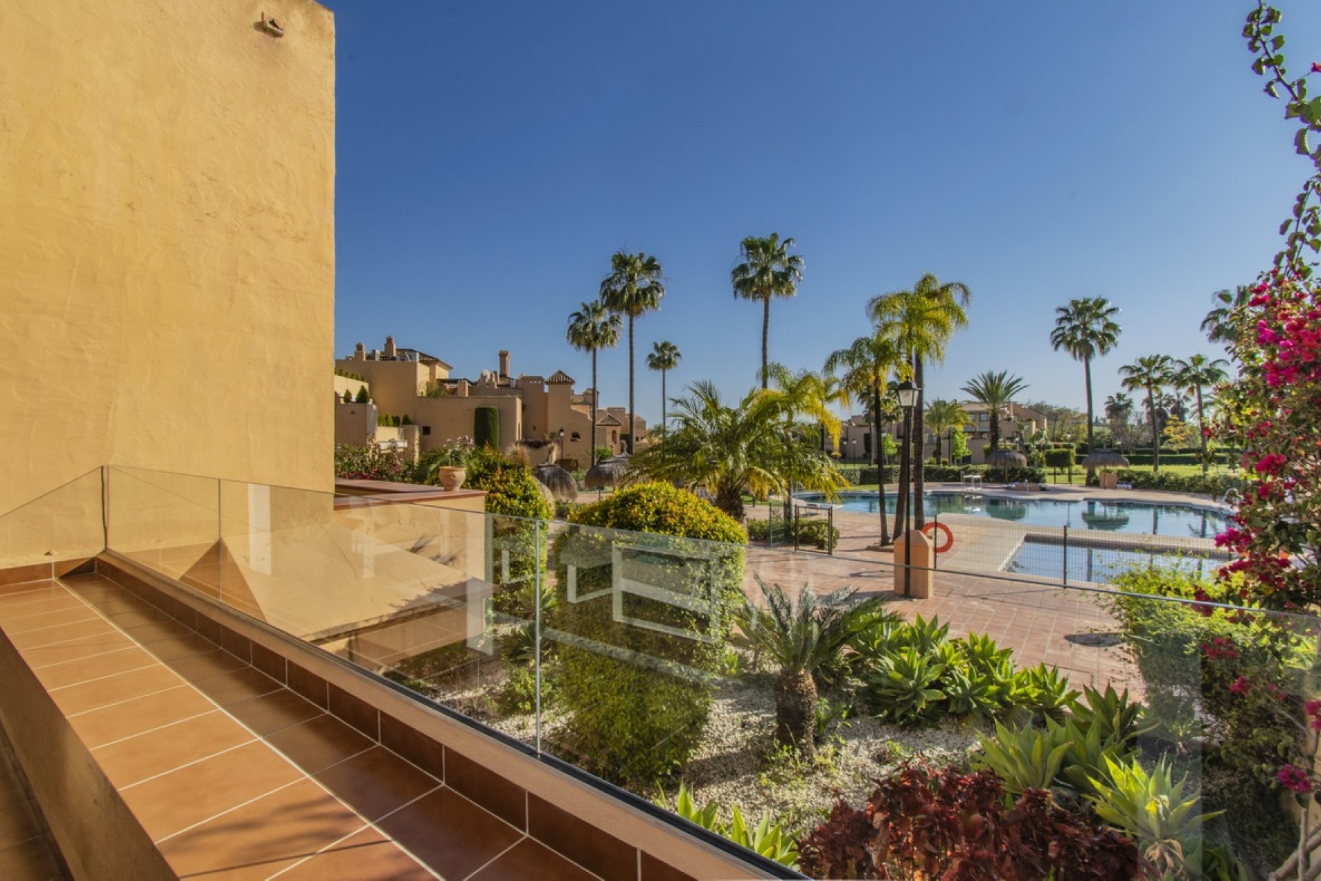Wiederverkauf - apartment - Estepona - Atalaya