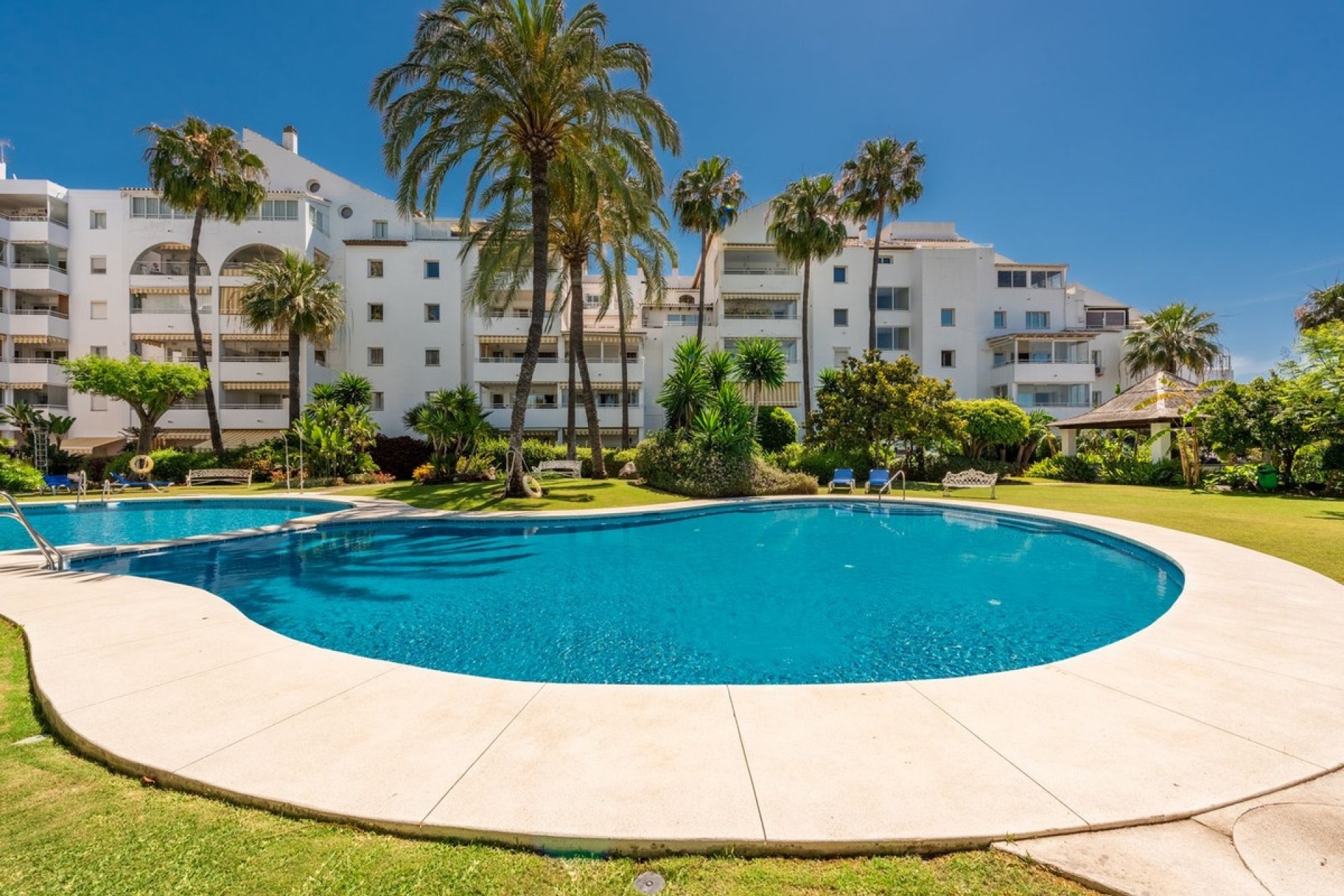 Wiederverkauf - apartment - Estepona - Atalaya
