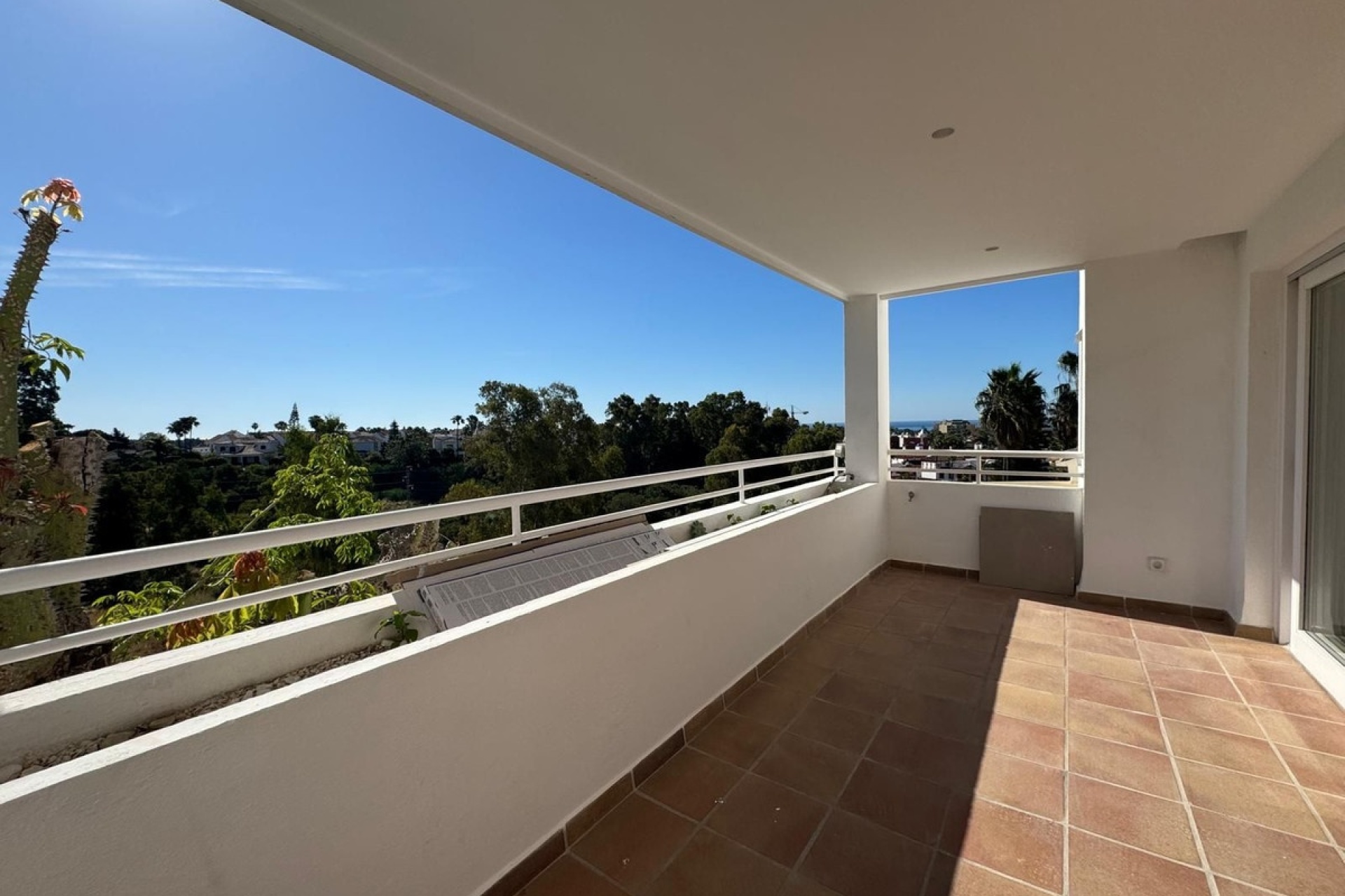 Wiederverkauf - apartment - Estepona - Atalaya