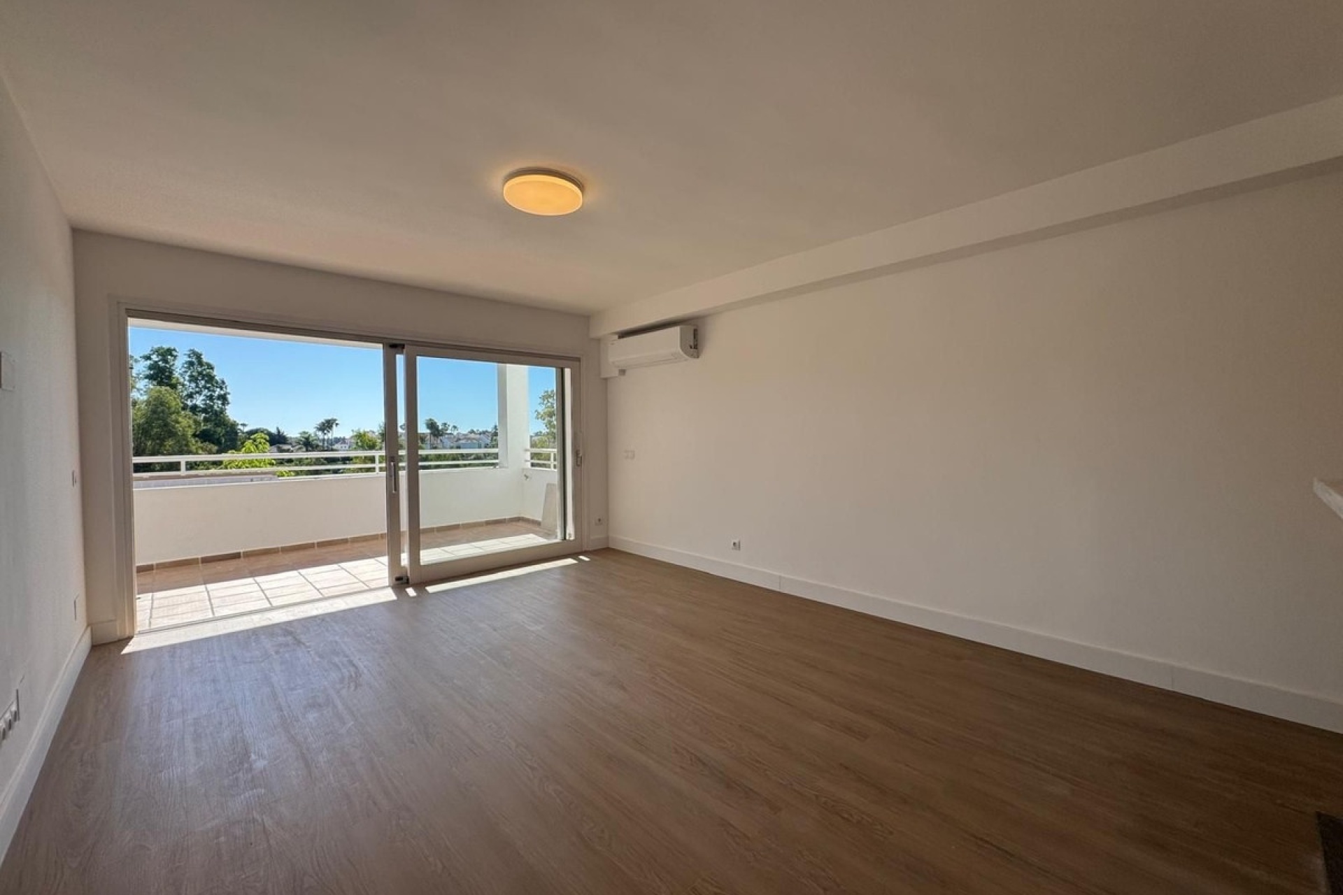 Wiederverkauf - apartment - Estepona - Atalaya