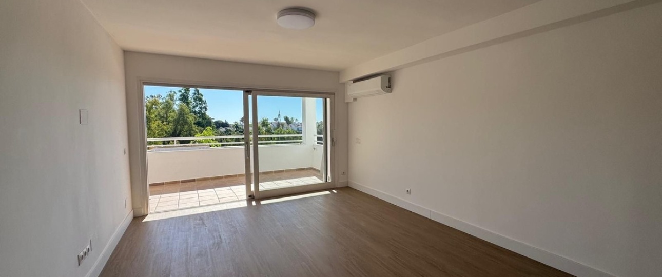 Wiederverkauf - apartment - Estepona - Atalaya