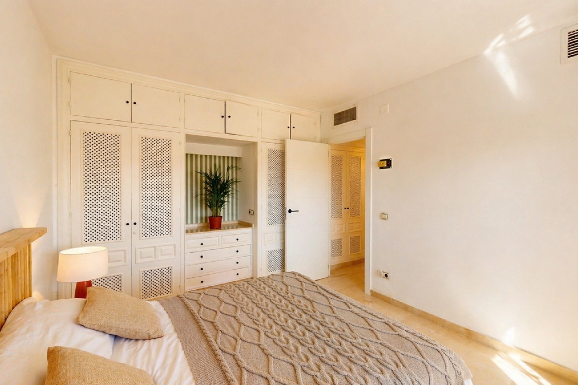 Wiederverkauf - apartment - Estepona - Atalaya