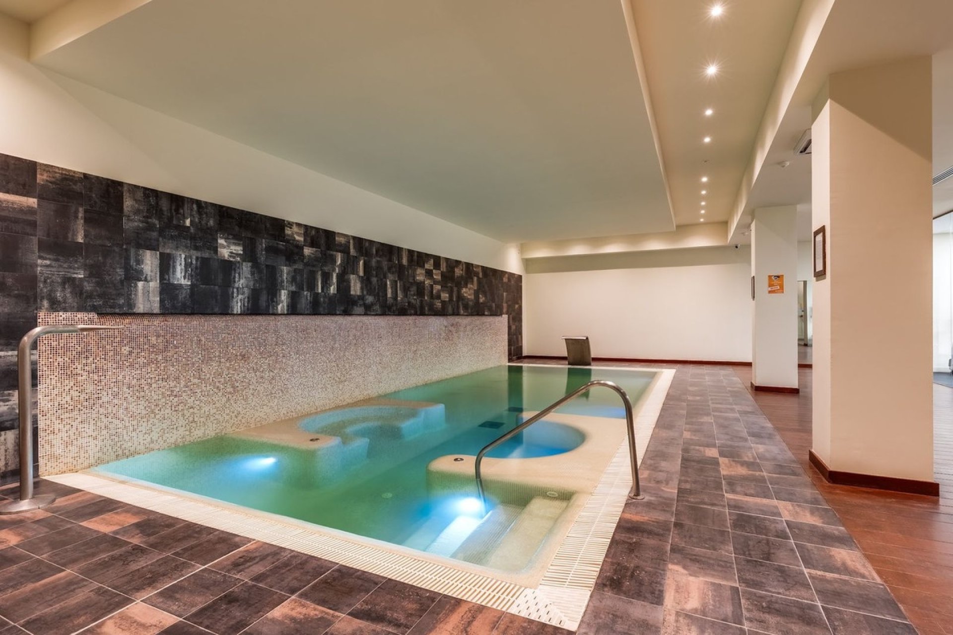 Wiederverkauf - apartment - Estepona - Atalaya