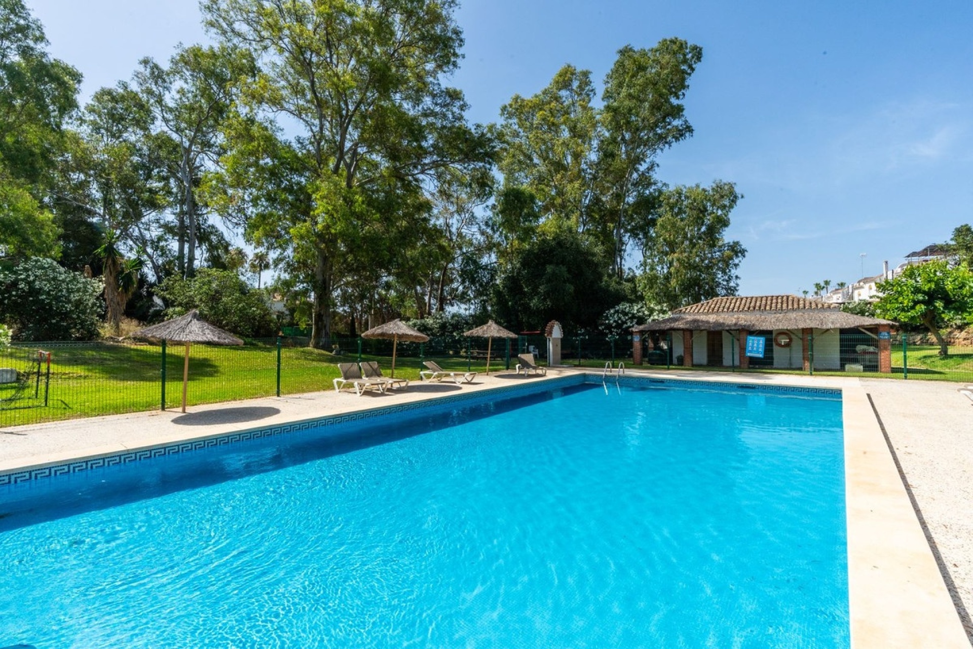 Wiederverkauf - apartment - Estepona - Atalaya