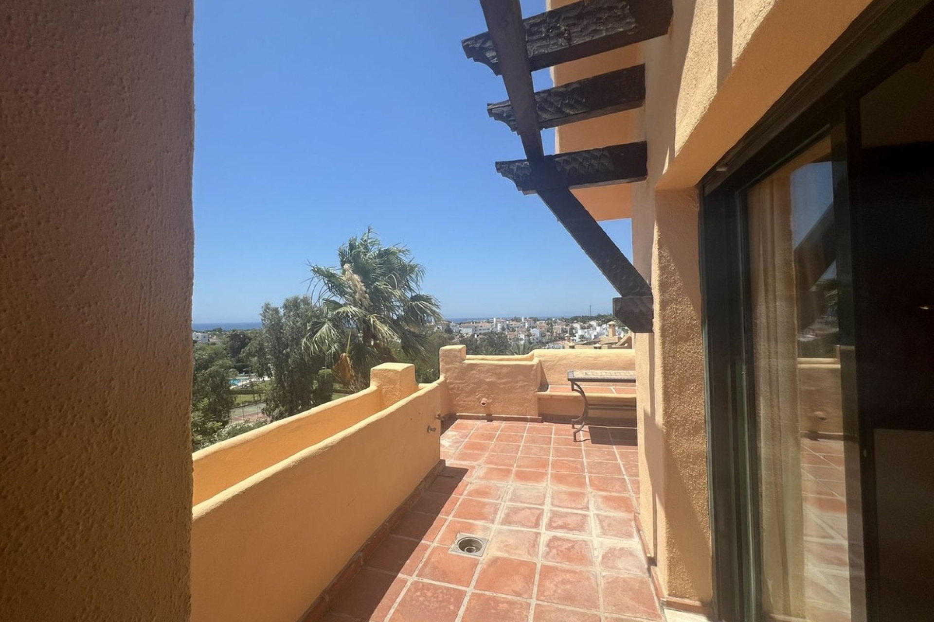 Wiederverkauf - apartment - Estepona - Atalaya
