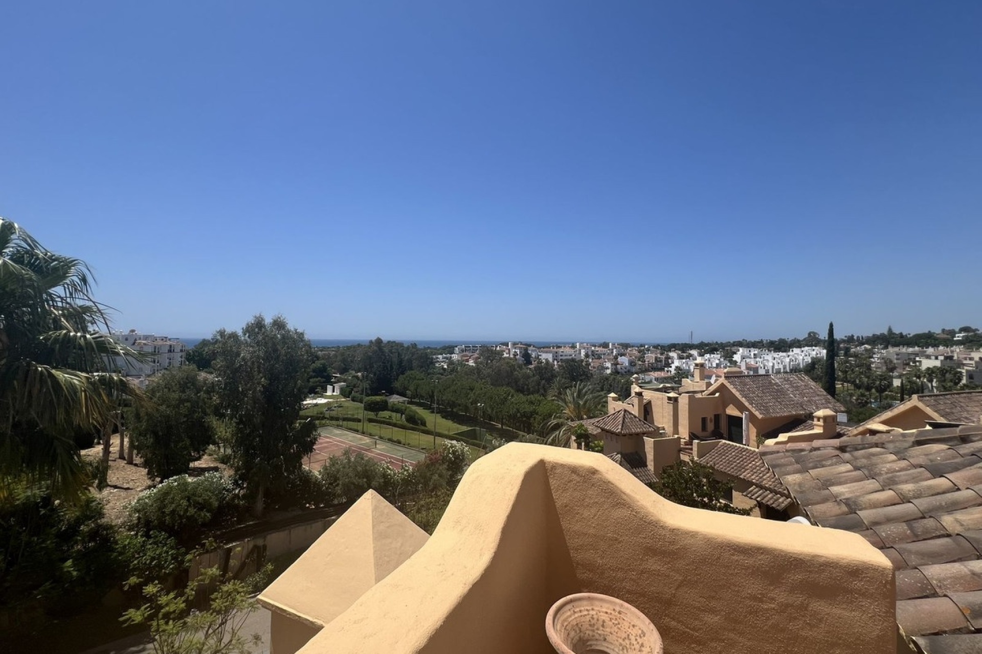 Wiederverkauf - apartment - Estepona - Atalaya