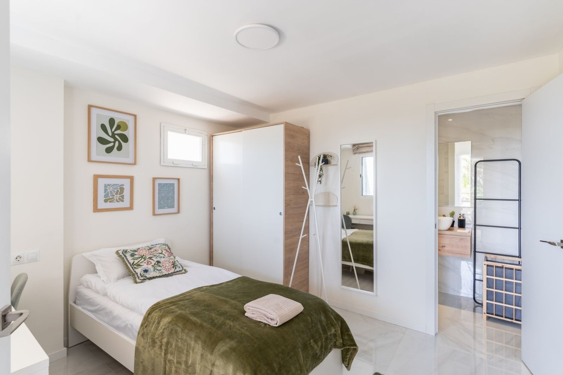 Wiederverkauf - apartment - Estepona - Atalaya