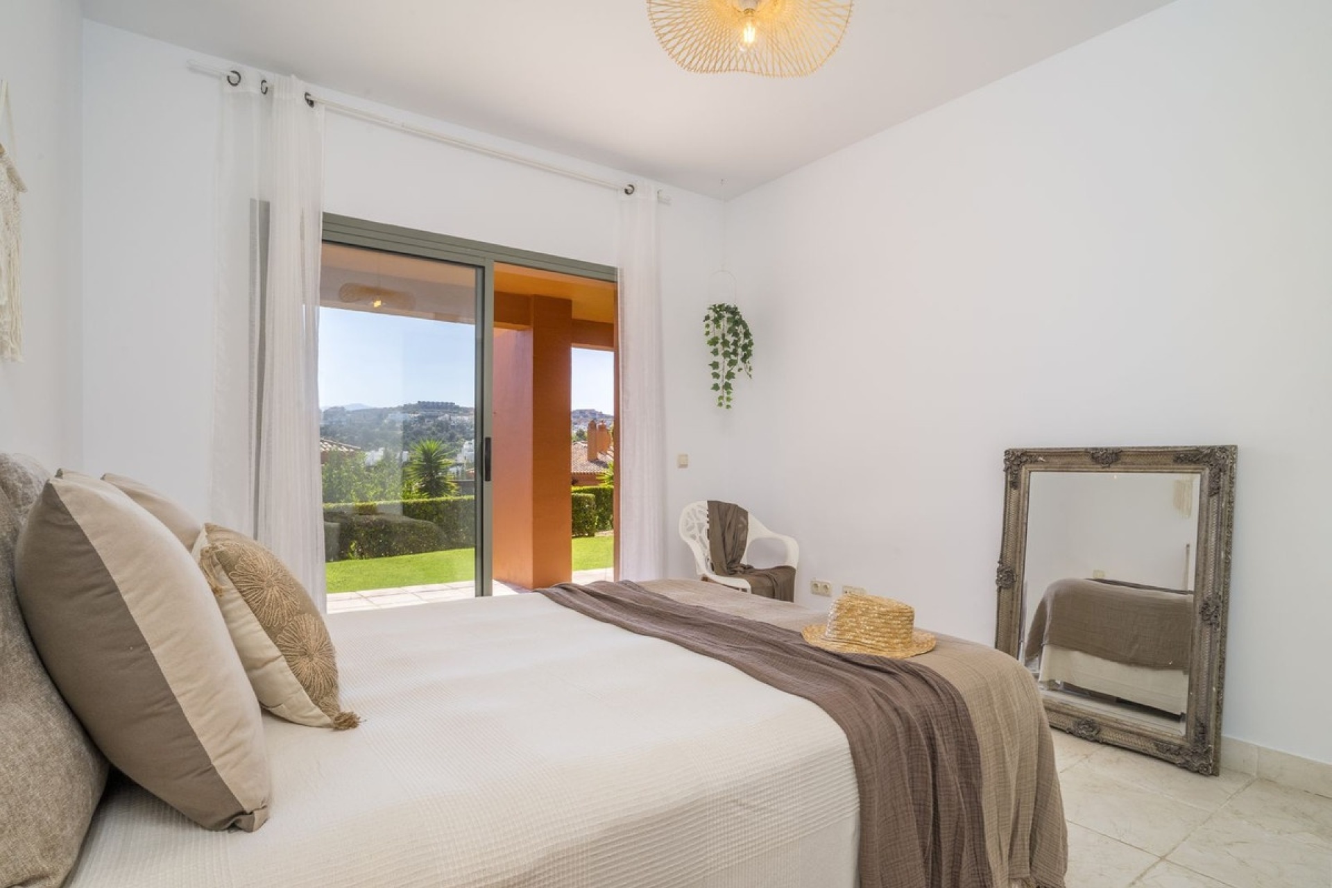 Wiederverkauf - apartment - Estepona - Atalaya