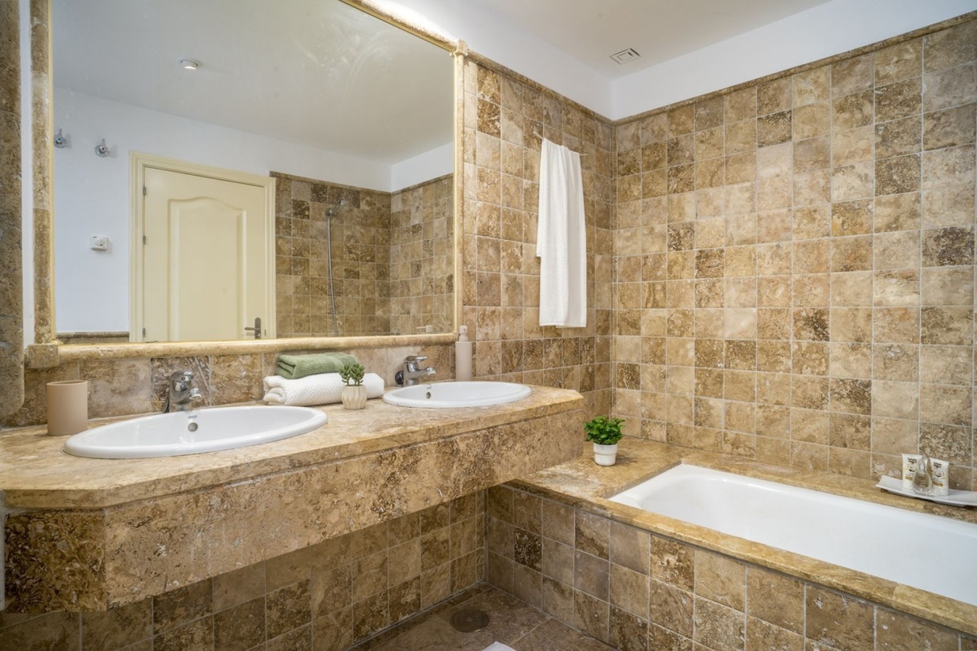 Wiederverkauf - apartment - Estepona - Atalaya