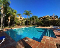 Wiederverkauf - apartment - Estepona - Atalaya
