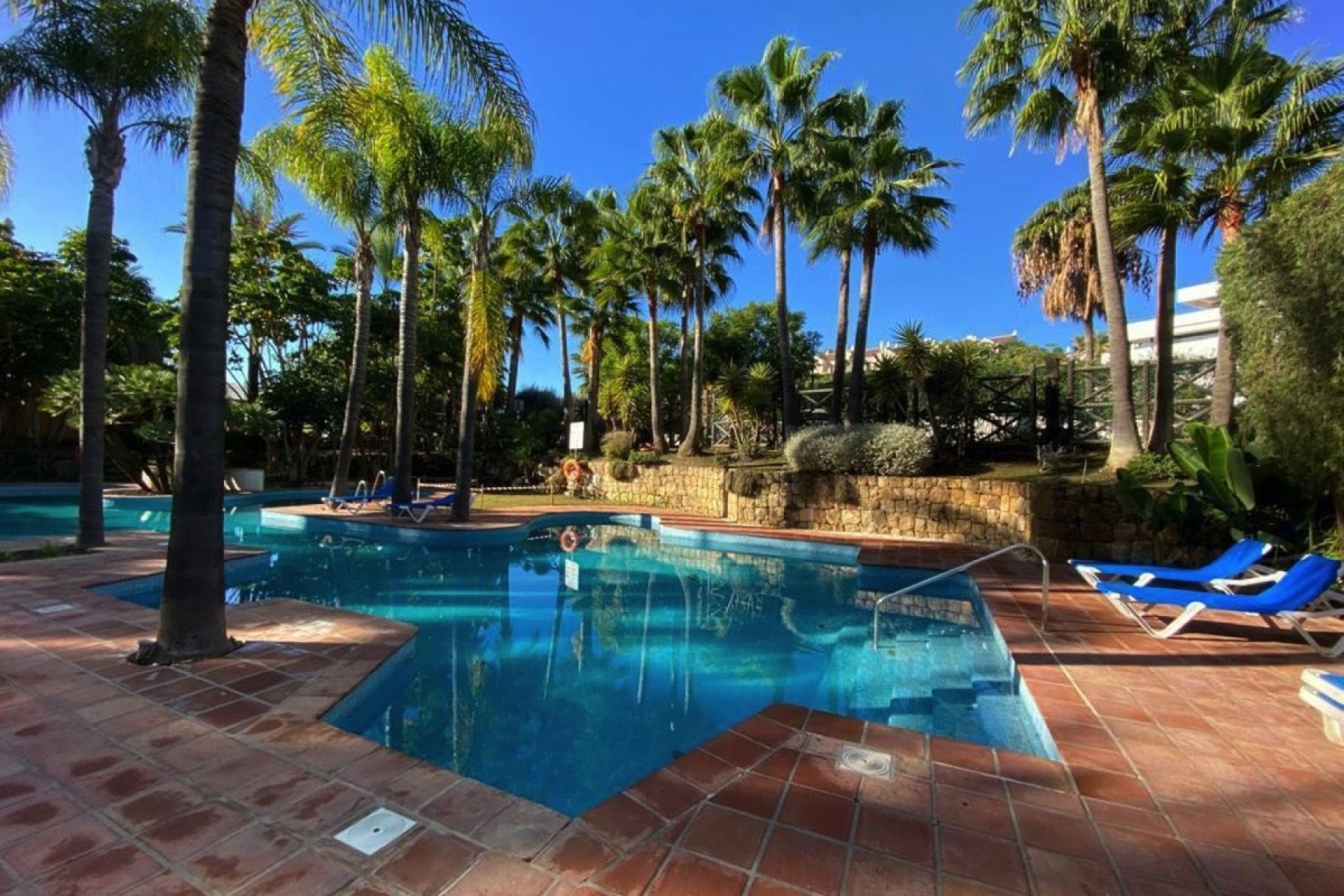 Wiederverkauf - apartment - Estepona - Atalaya
