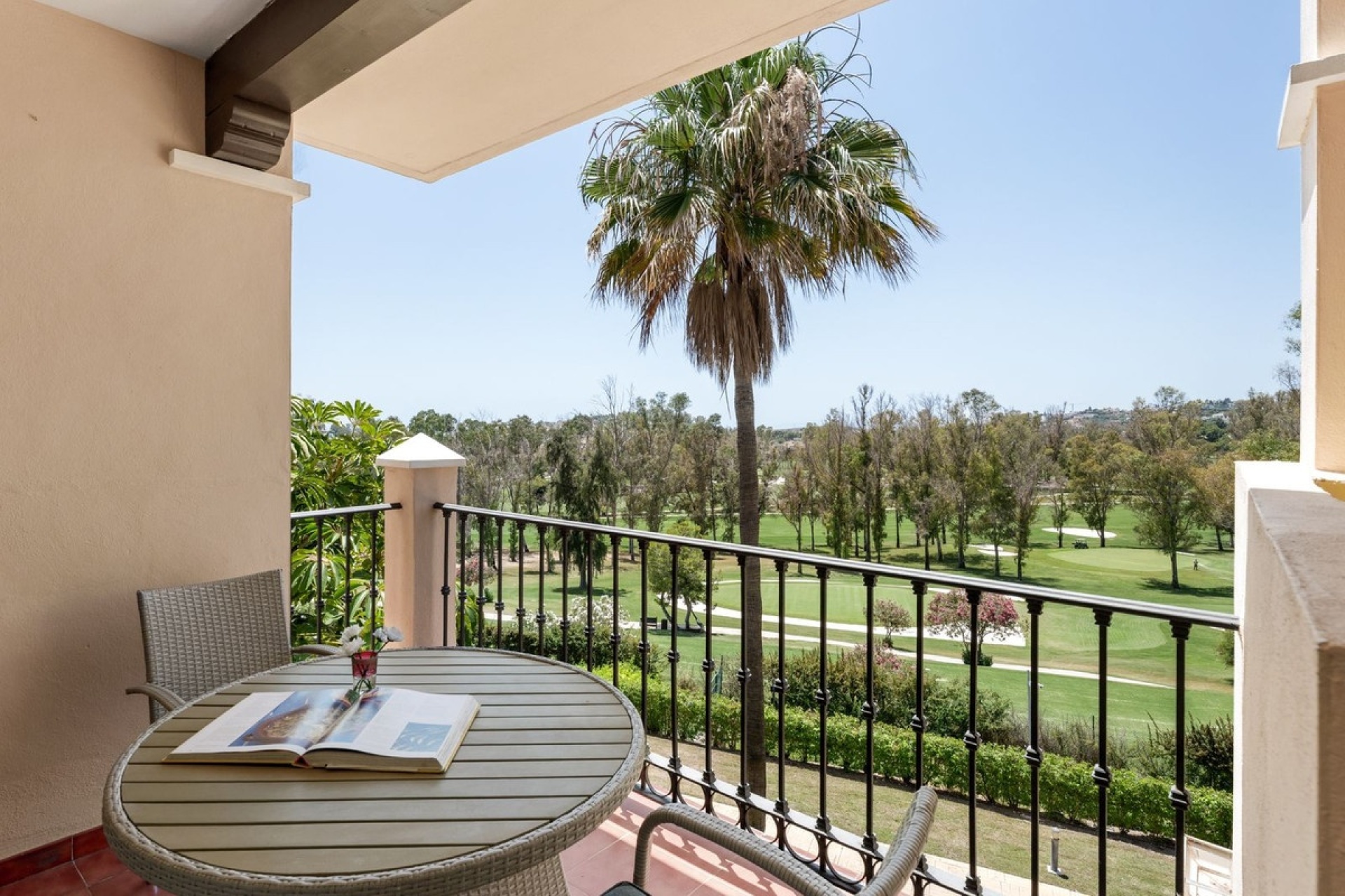 Wiederverkauf - apartment - Estepona - Atalaya