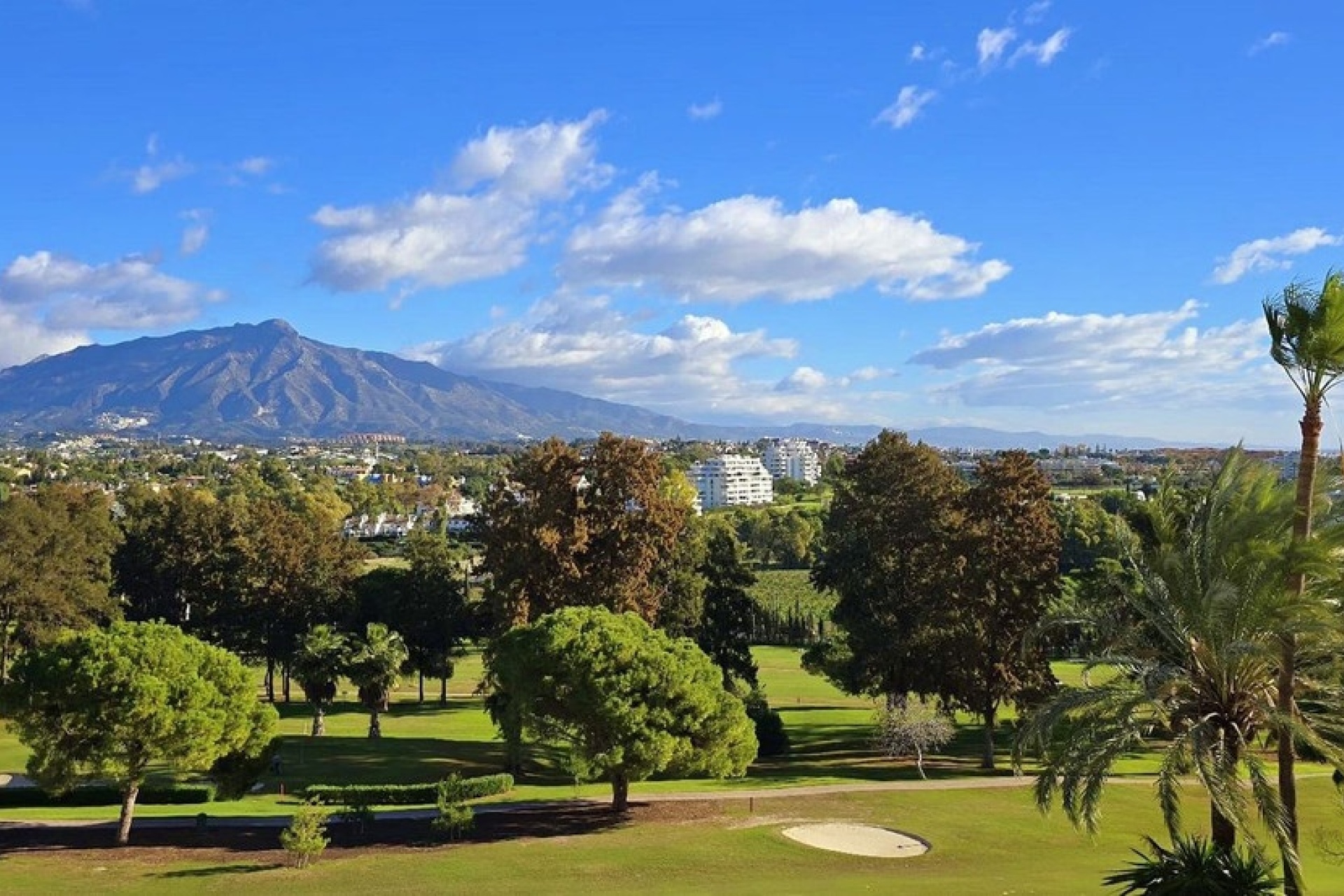Wiederverkauf - apartment - Estepona - Atalaya