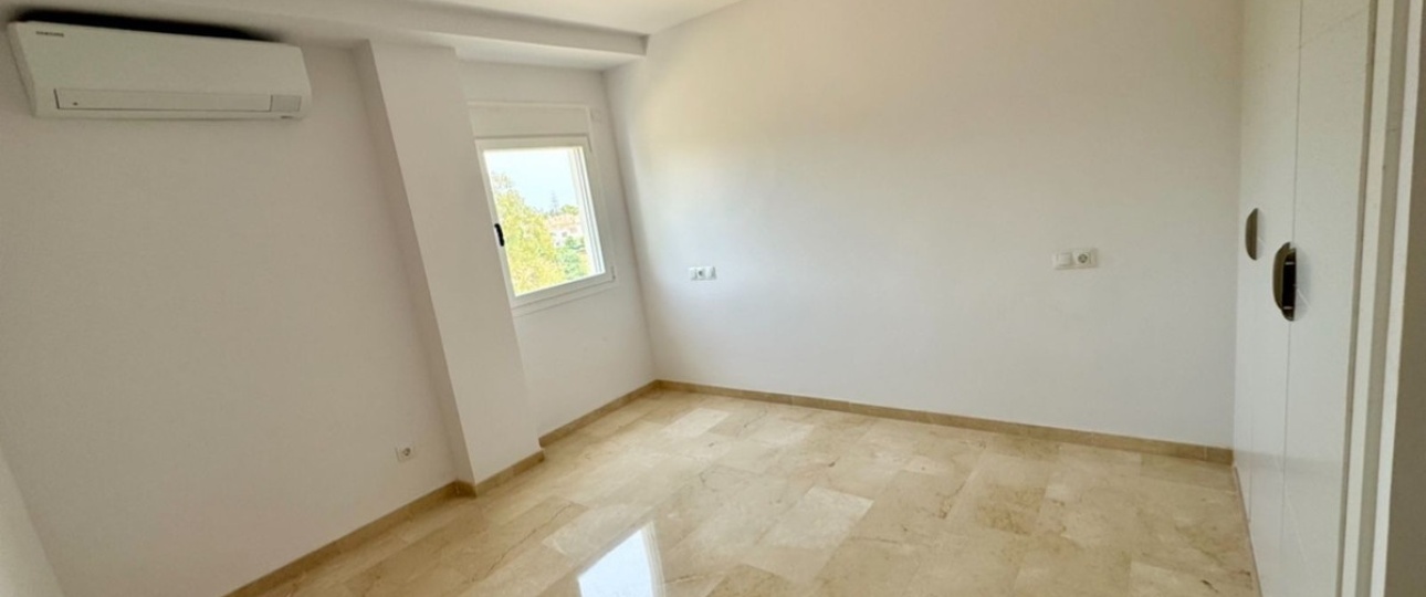 Wiederverkauf - apartment - Estepona - Atalaya