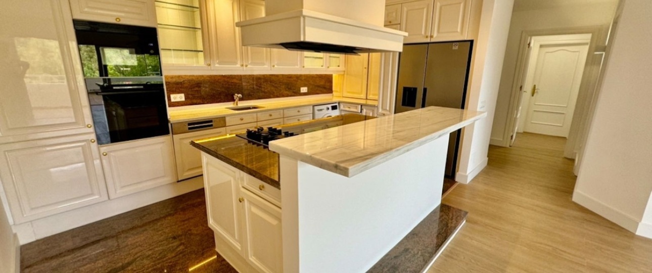 Wiederverkauf - apartment - Estepona - Atalaya