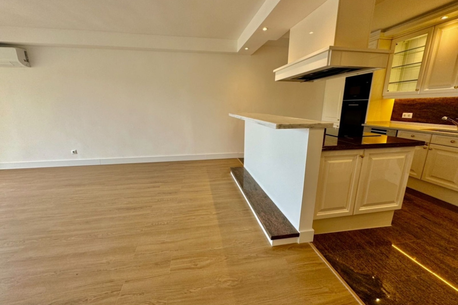 Wiederverkauf - apartment - Estepona - Atalaya