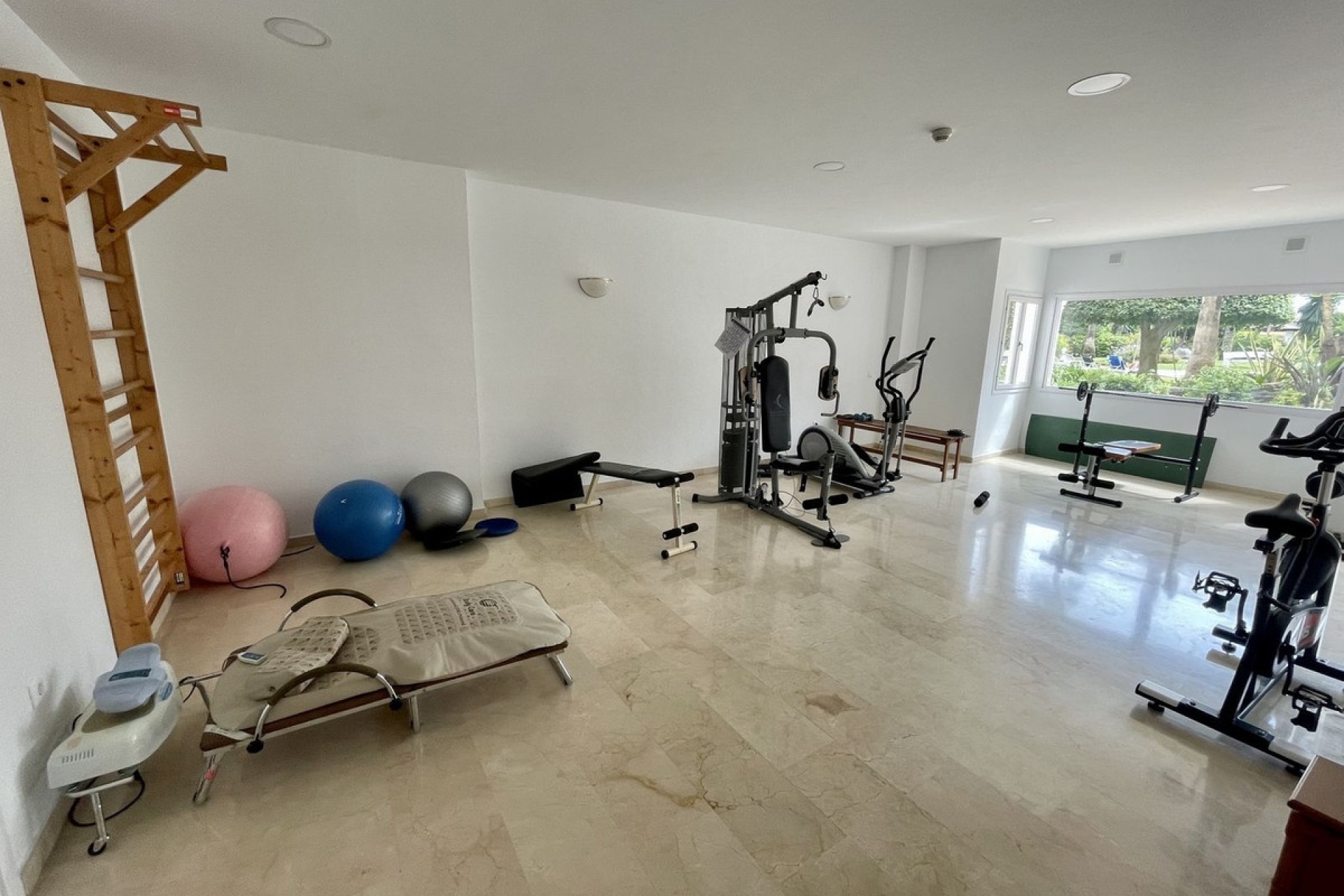 Wiederverkauf - apartment - Estepona - Atalaya